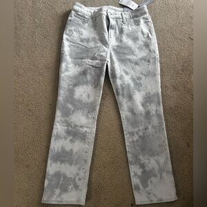 Chico’s NWT Jeans Sz 8 Gray/white tie dye pattern
